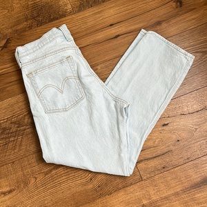Levi’s Wedgie Straight Jeans Size 28